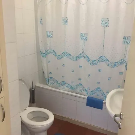 Central Top Floor Flat