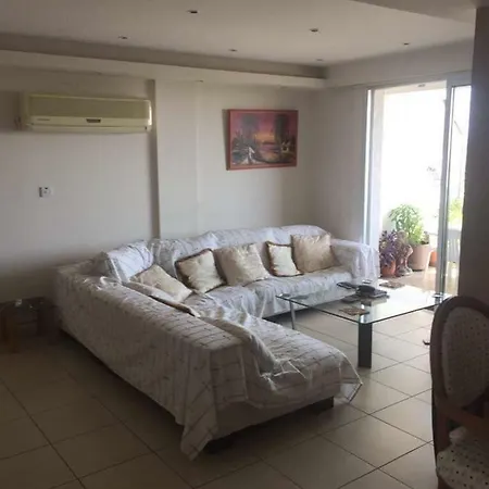 Central Top Floor Flat Apartament Limassol